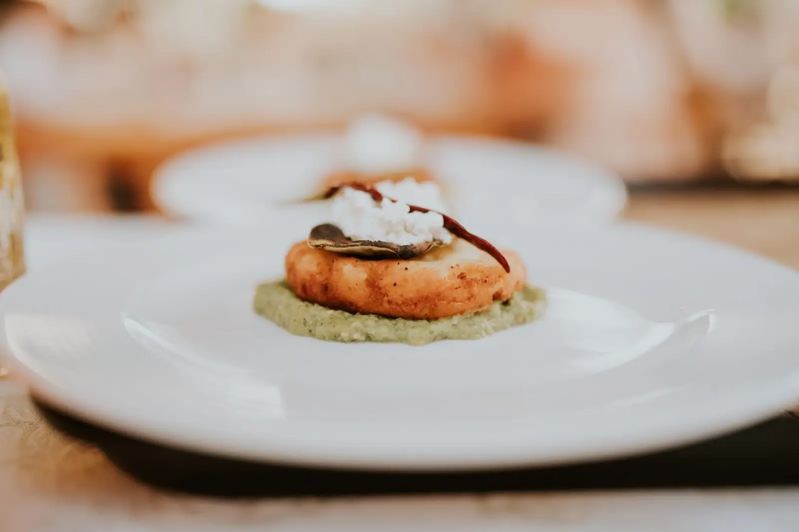 Dining detail at Crownarielresort
